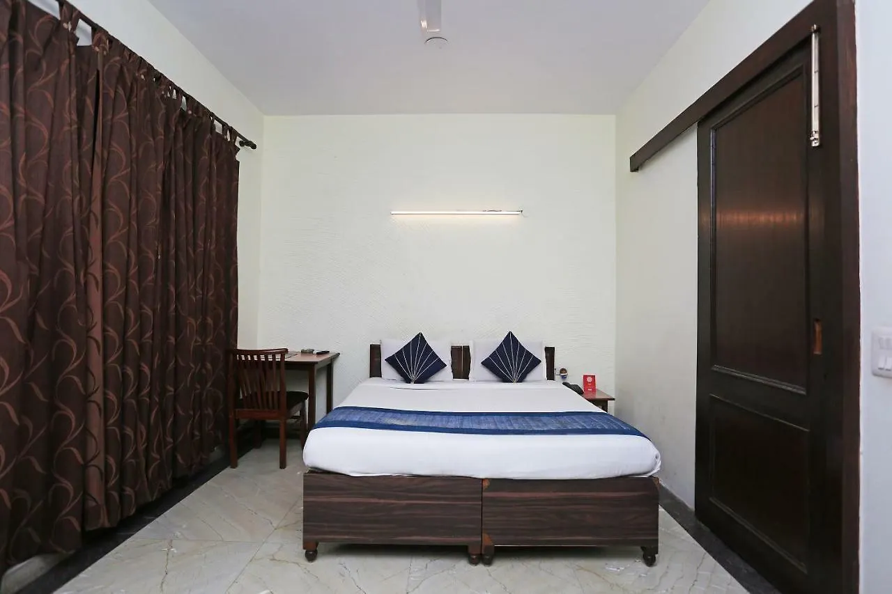 Oyo 2256 Hotel Excellency Gurgaon 2*,  India